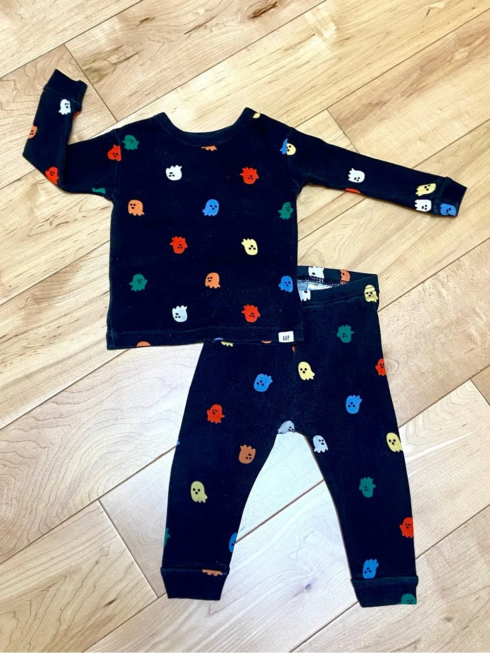 GAP organic cotton Black Kids 12-18m Halloween Pajama Set with cute Ghost Prints